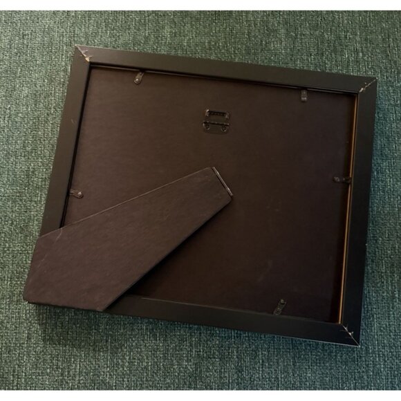 HARLEY-DAVIDSON POKER CHIPS 4 PIECES IN 28 SLOT FRAME WITH CUSTOM HARLEY LOGO - Picture 2 of 4